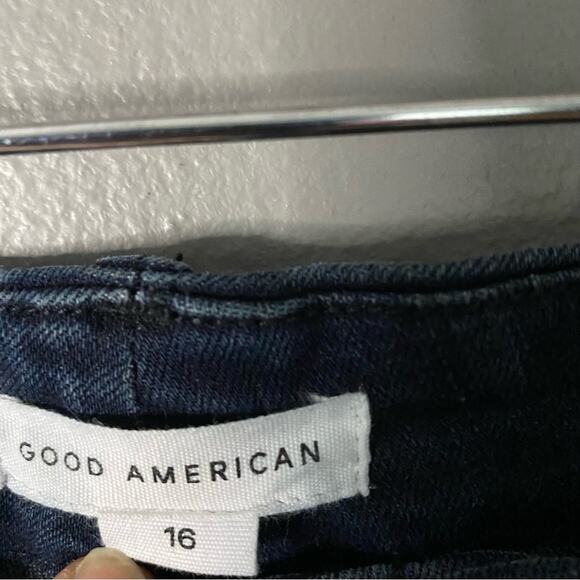 Good American Good Waist Crop Raw Hem Dark Wash Women’s EUC Size 16 - Picture 5 of 7